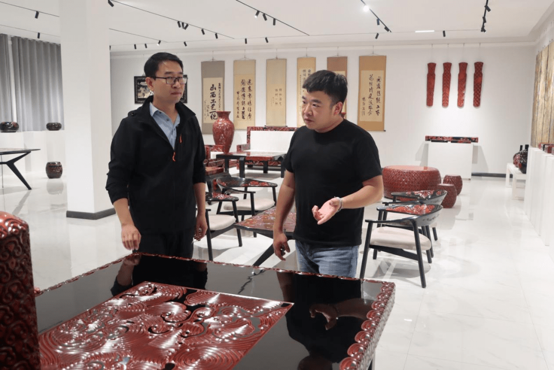 精利青铜器厂位于新绛县店头村中大街,占地2200余平方米,现有员工20人