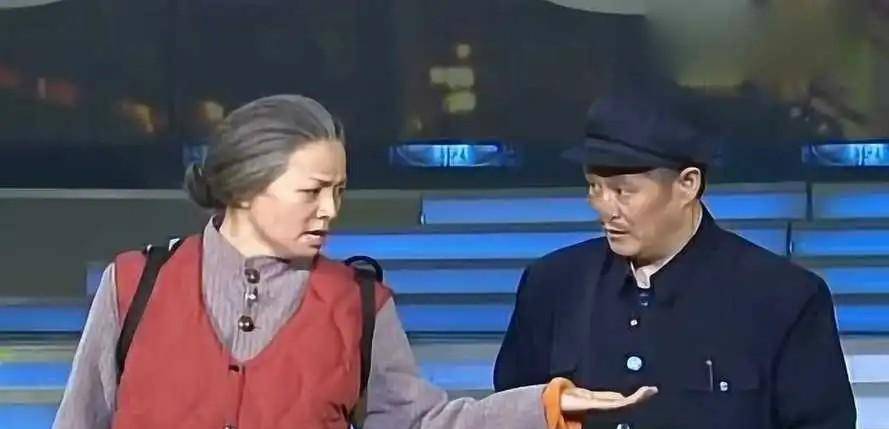 "白云黑土"黄金搭档,逃离不了分开的命运,赵本山谁都合不来_宋丹丹