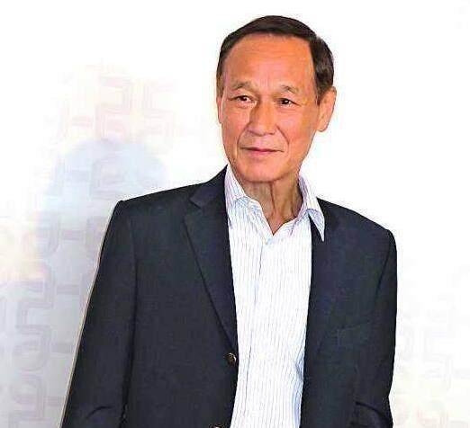 陈慧敏坐7位数豪车出行,去年被曝得病症,现气场还不如司机?