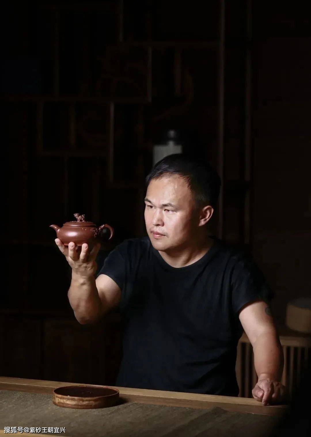 紫砂王朝:高工【邱爽】,雕塑妙手,佛意禅心_艺术_作品_范泽锋