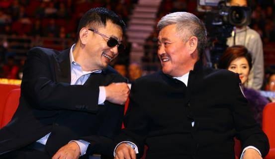 当众扇冯小刚嘴巴,10分钟救出刘德华,本山是大叔还是大哥?