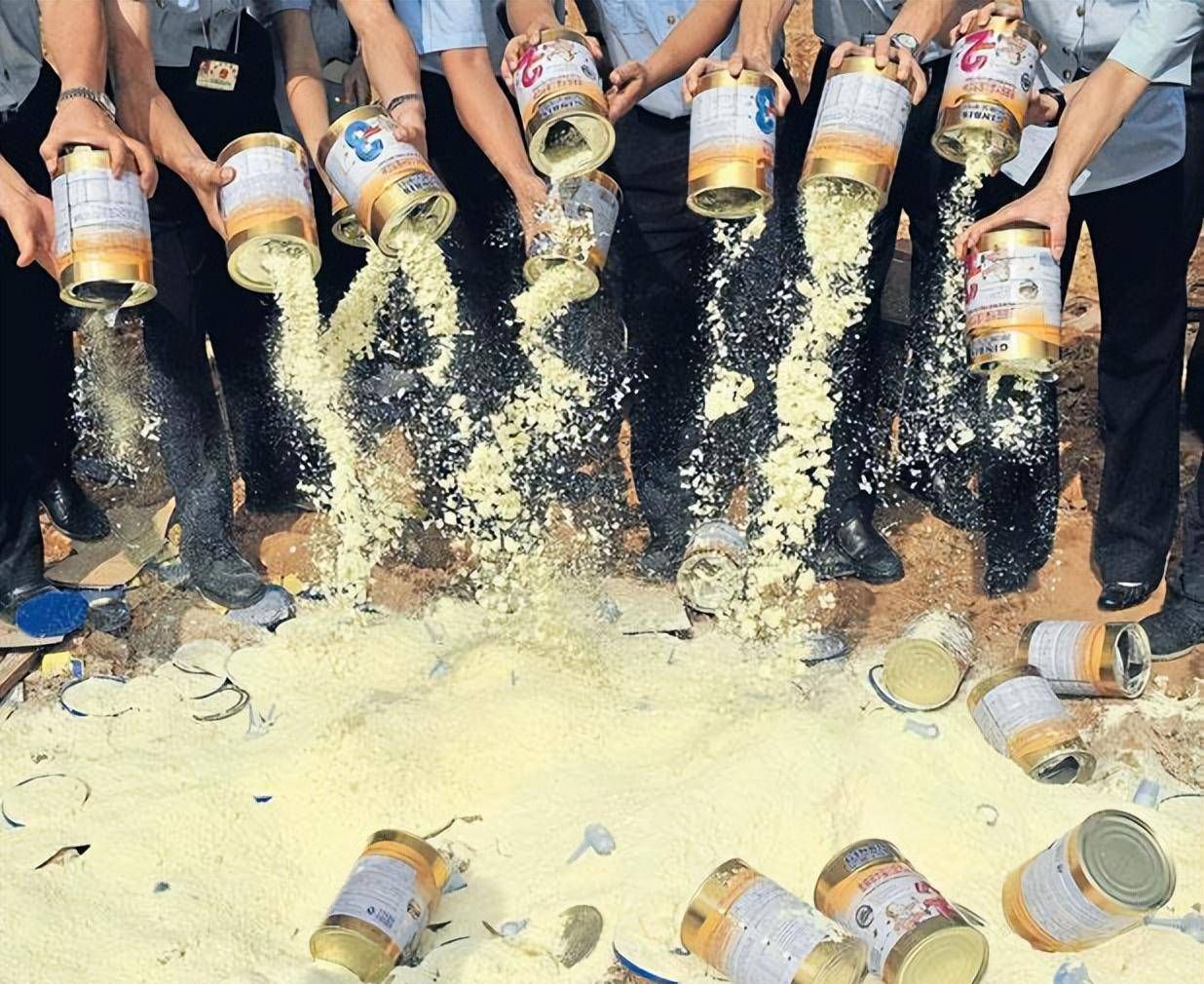 往奶粉里添加大量三聚氰胺,为了赚钱,更是毫无底线的让毒奶粉流入市场