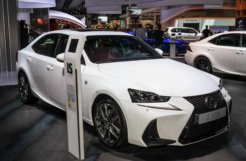 雷克萨斯终于扳倒奥迪!