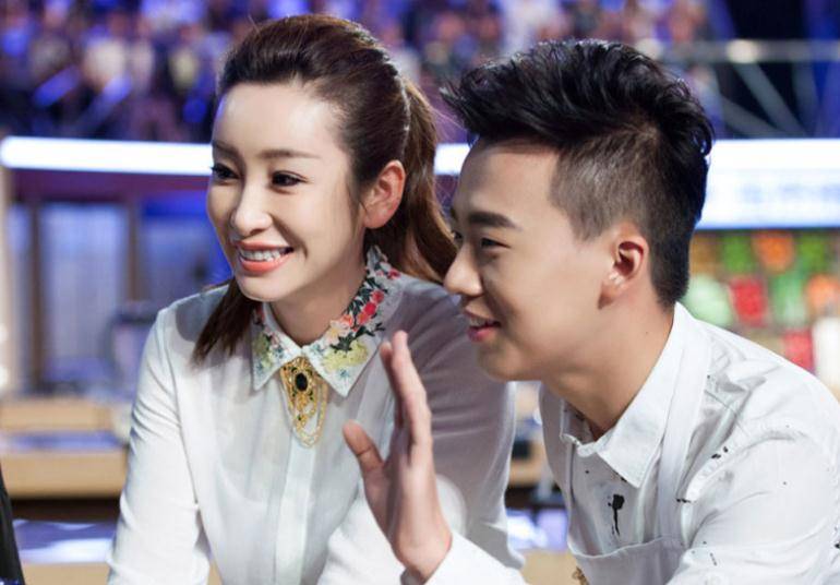 郭麒麟被整蛊暴露真实人品,本是德云太子,为何对蔡徐坤如此卑微