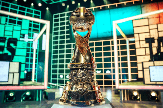 lol rank战神创造历史;msi前夕t1祭出经典皮肤,梦回s5巅峰skt_选手