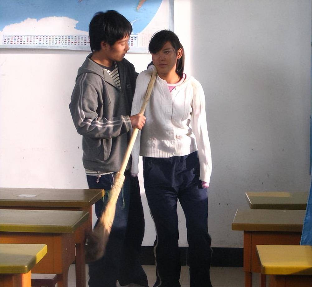 浅看励志电影《隐形的翅膀》对人性光辉和生命意义的探析_生活_影片