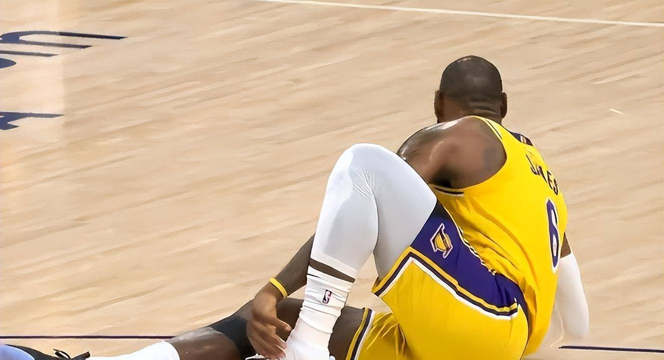 詹姆斯身体结构有多非人类?肩宽不输姚明 手掌都有肌肉_天赋_脚踝_1