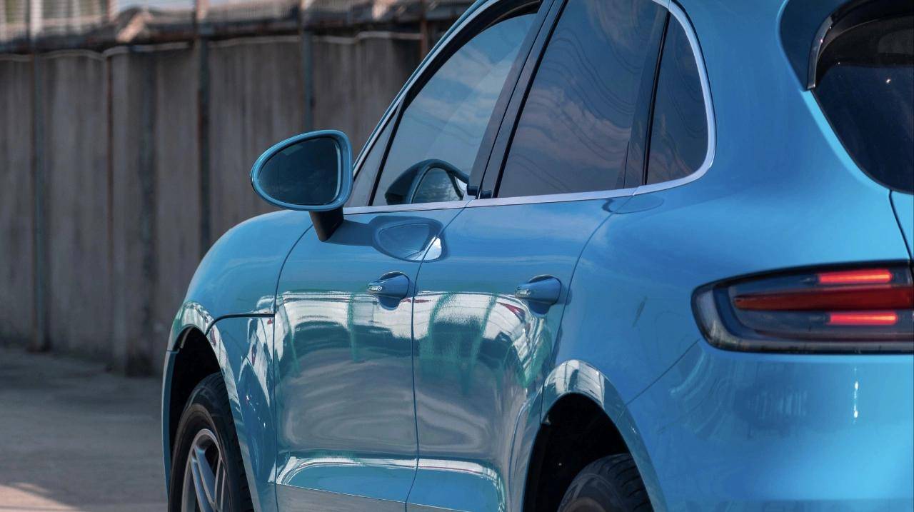 保时捷漫彩改色膜迈阿密蓝,静谧的蓝绿色调_搜狐汽车_搜狐网