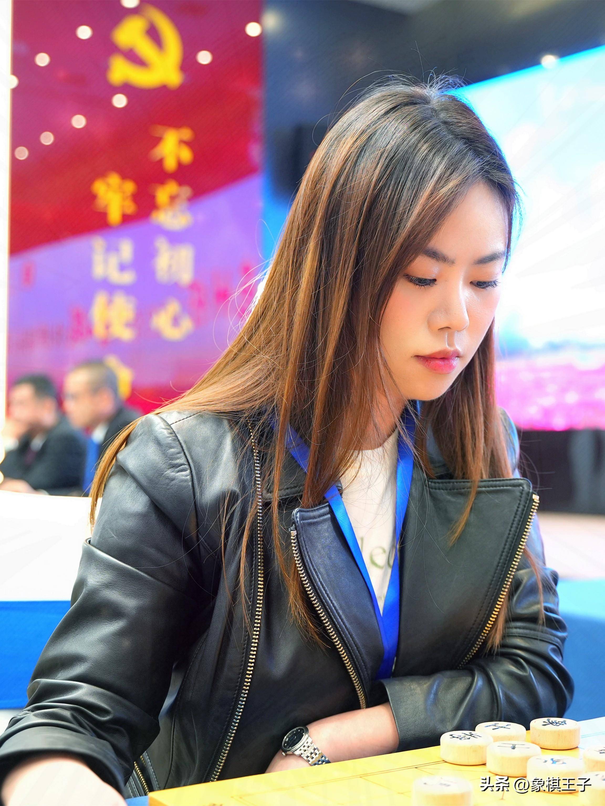 超快棋半决赛王天一大胜曹岩磊挺进决战,19岁王禹博逆转翻盘争霸_闪电