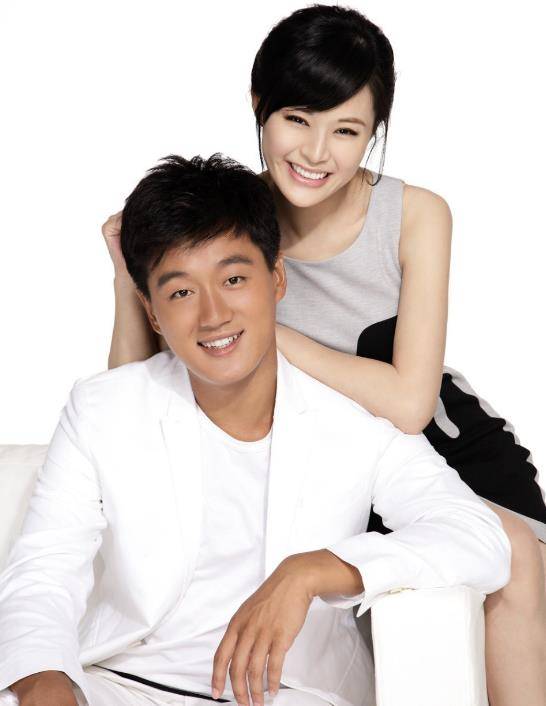 娱乐圈"最强师生恋",她为佟大为8年生3子,41岁惊艳动人_关悦_夫妻