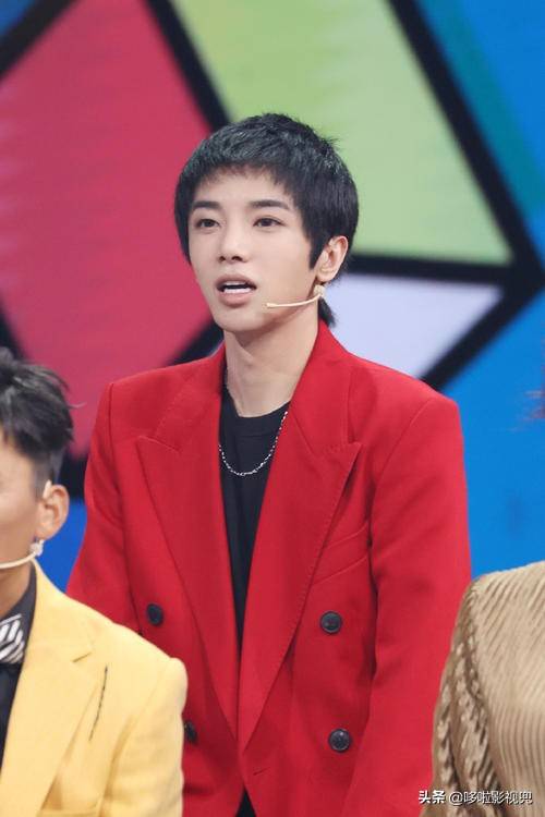 华晨宇出道后变化竟这么大!为何"塌房"后仍无人脱粉?