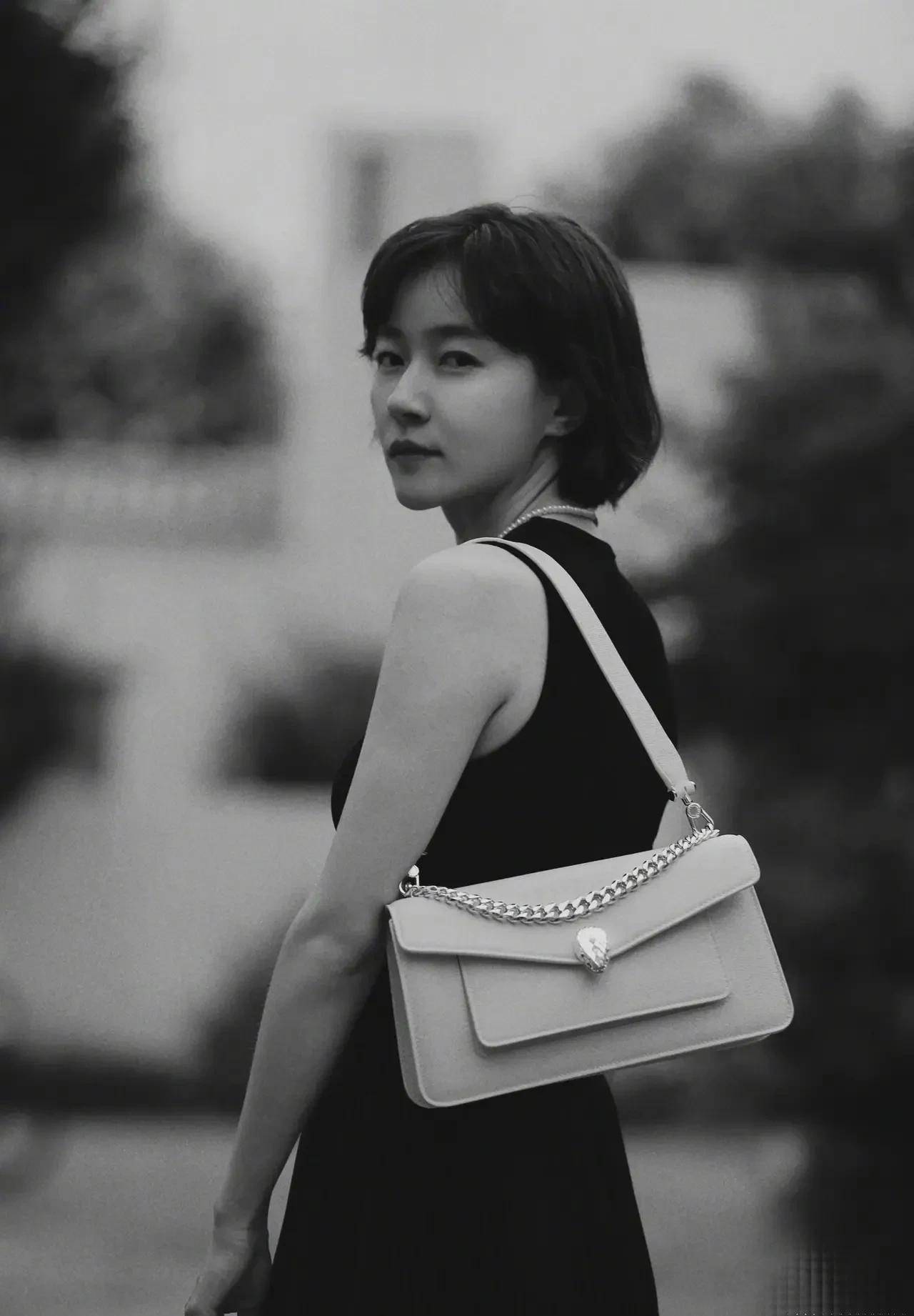 优雅知性美的焦俊艳_赫本_一身_举手投足