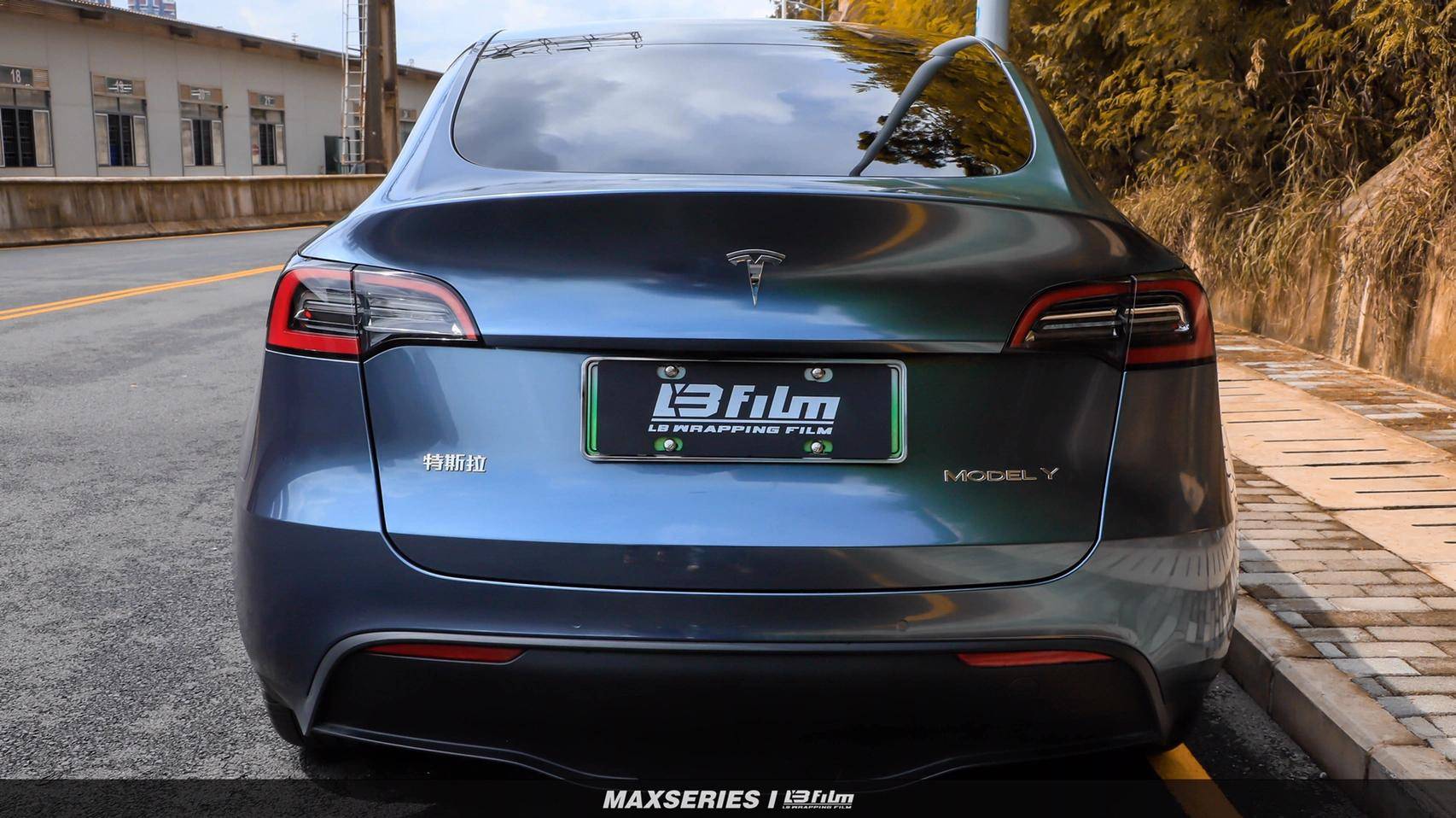 颜色:lb品牌的原厂漆拜伦湾蓝车型:特斯拉modely喜欢蓝色系的,可以试