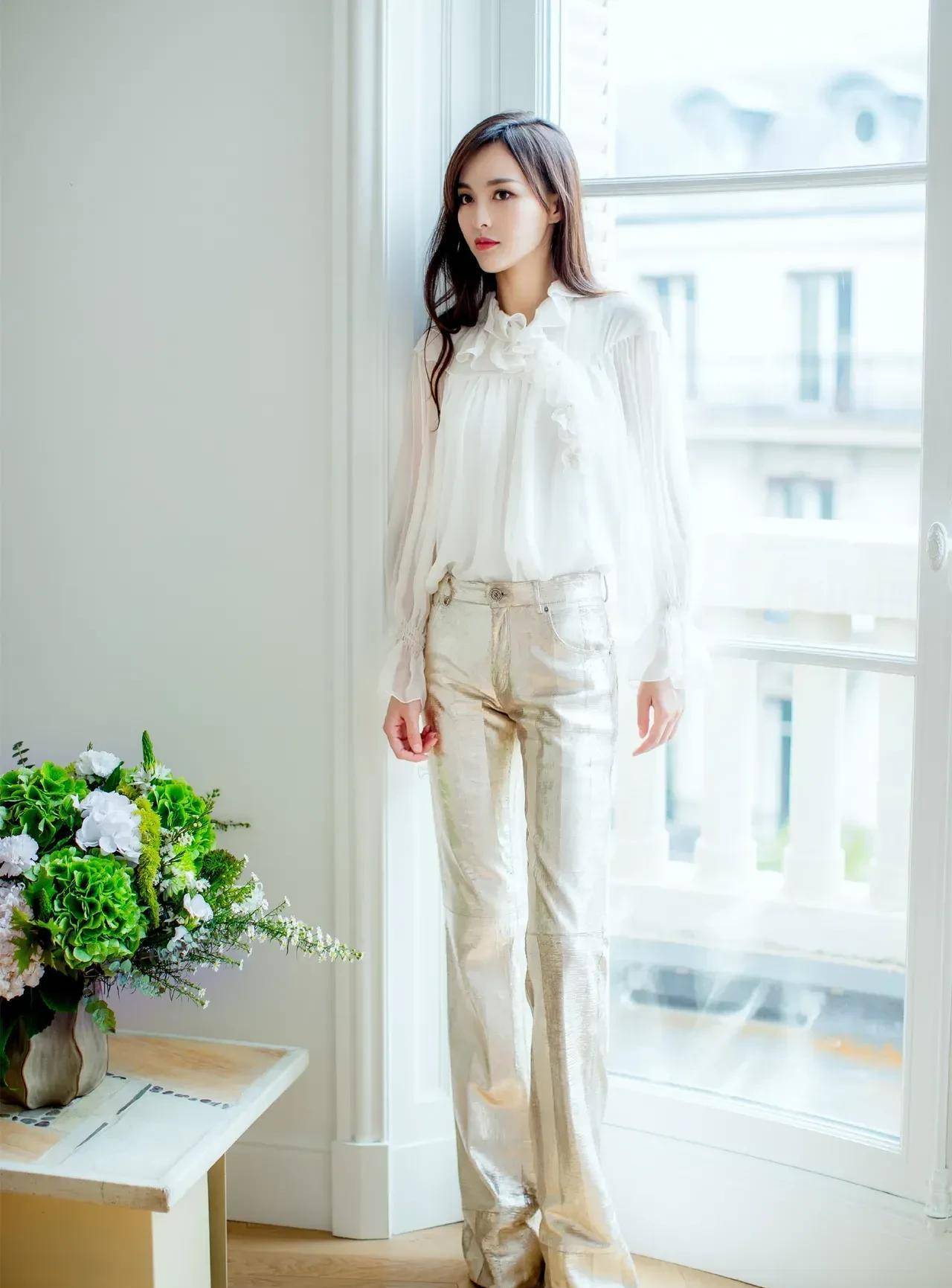 被唐嫣衬衣加西裤的造型惊艳到了_衣服_材质_拉高