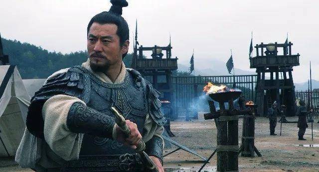 乐进的儿子是乐綝(就是演义中经常和张辽儿子张虎同时出现的那个)