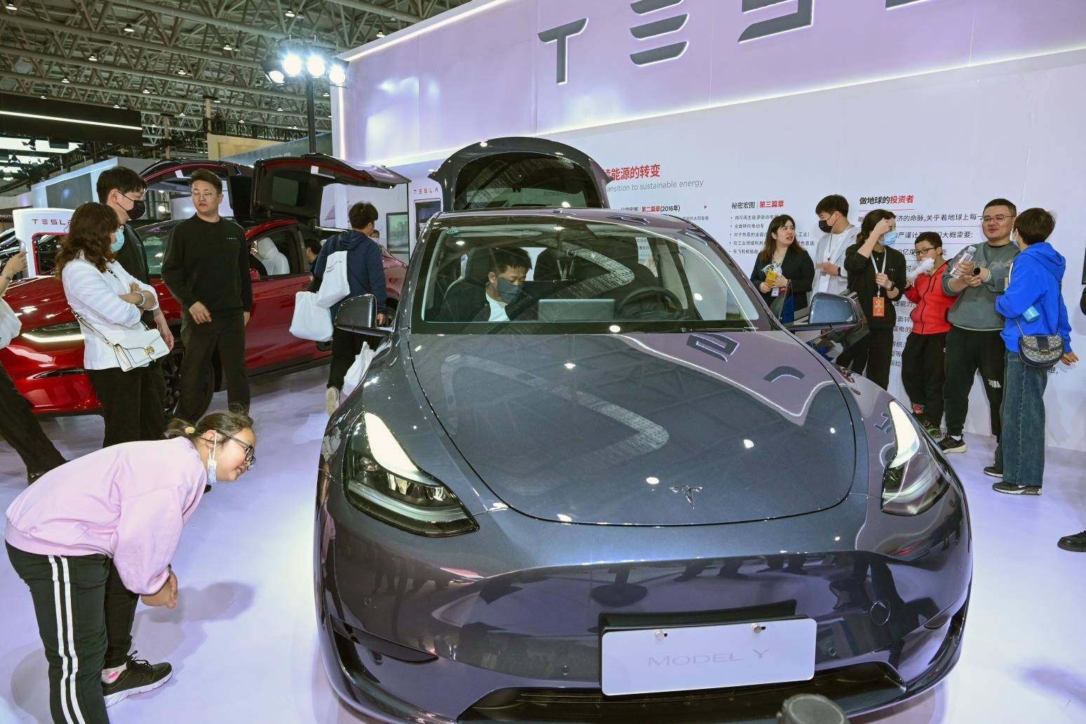 特斯拉"特别"阵容亮相安徽车展 model x烈焰红实车首秀_搜狐汽车_搜狐