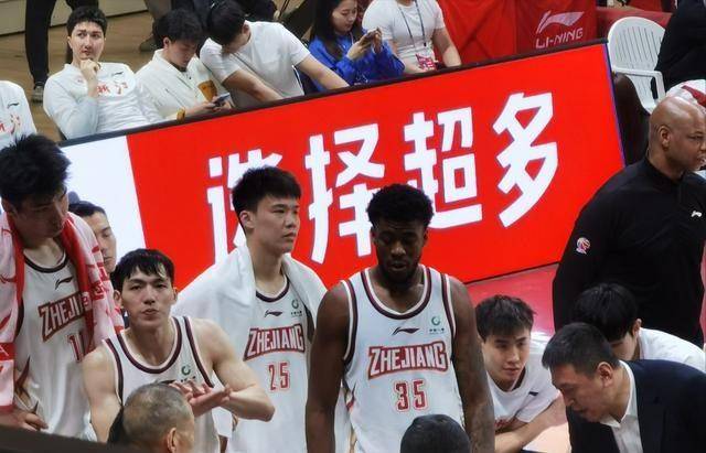 被高估？吳前季后賽被打回原形，僅僅一場比賽就徹底無緣地方隊