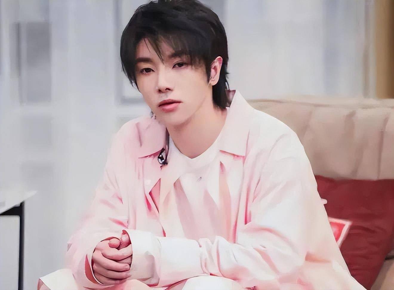 "不要孩子,女友皆分,作品奇怪",33岁华晨宇,该长大了_张碧_人气_生活