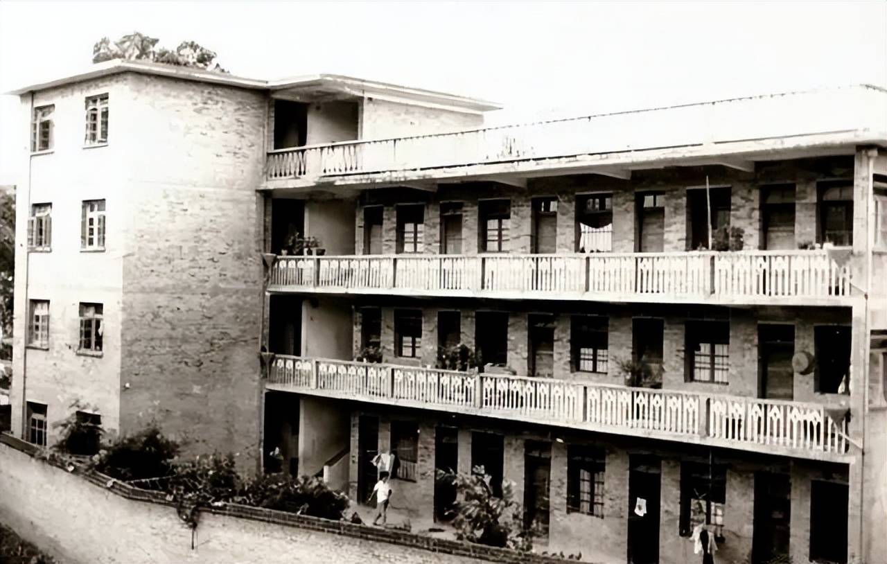 1991年山西黑帮当街搞阅兵,千余人手持百支枪,扬言谁不服就打_张永强