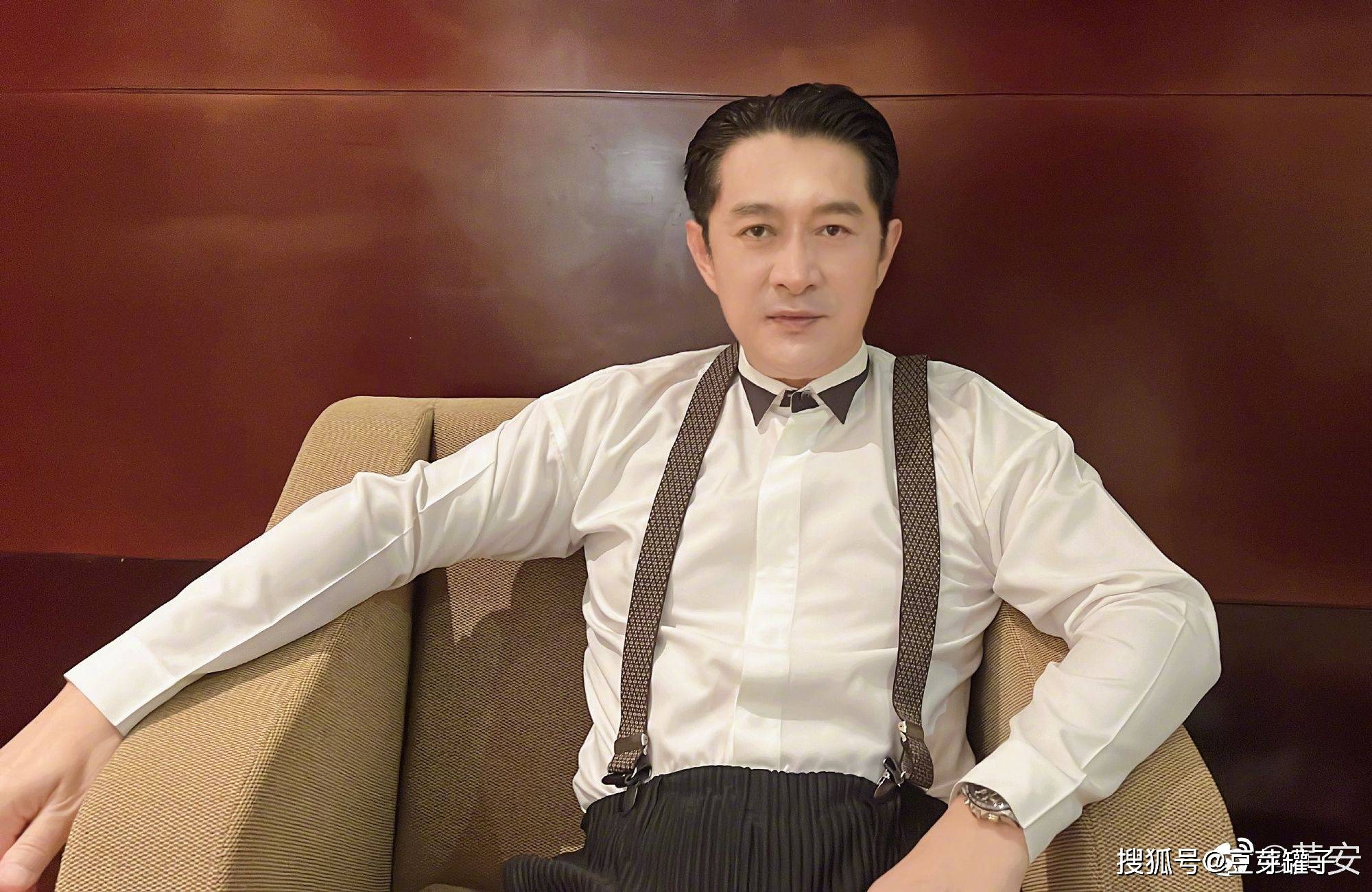 黄安视网膜剥落半瞎!