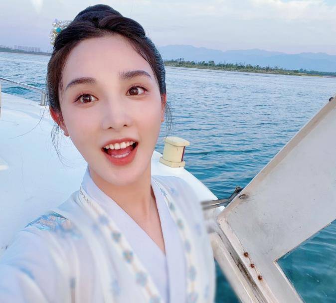 彭小苒:从人尽皆知的女明星,到无人问津的女演员,她经历了什么_东宫