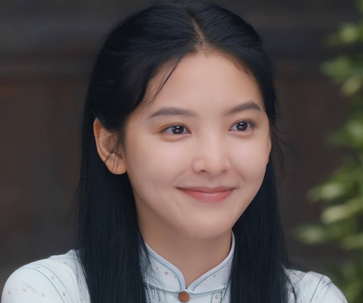 《凭栏》章若楠甜美,张钰琦清秀,但43岁的席与立最有气质_感觉_龙珍珠