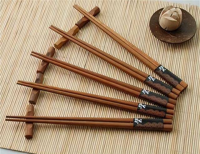 而当人们都以为通贝里陷入极端环保主义时,一件事情的发生,让人们彻底