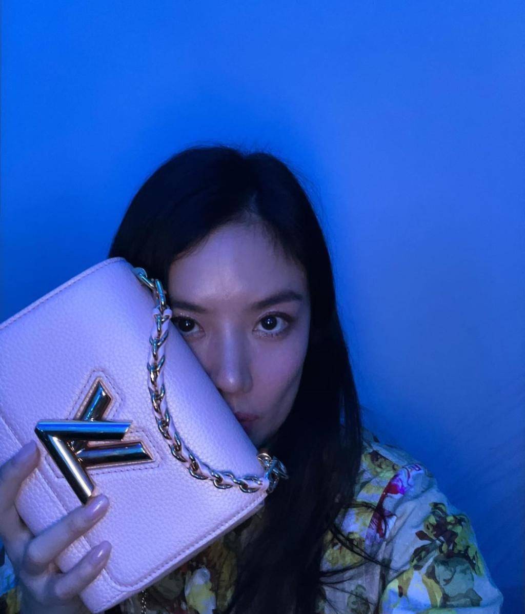 乐基儿晒出最新近照-自我的现状只有自己清楚_网友_事情_婚姻