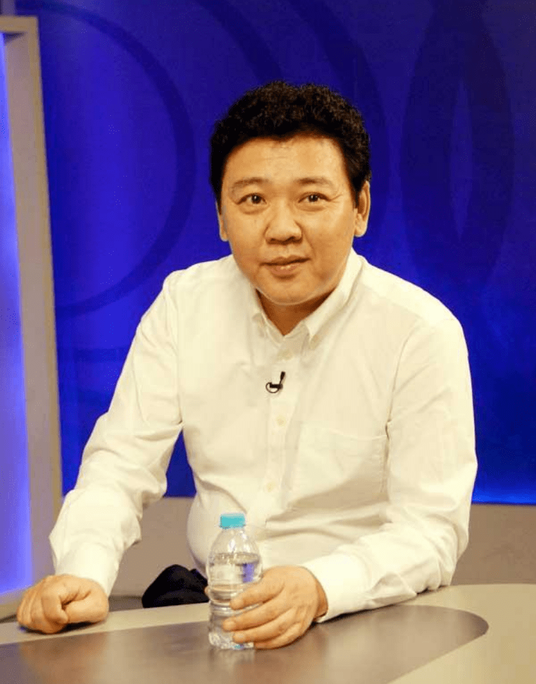 牟玄甫:最红时挥泪退隐,母亲瘫痪父亲离世,现在生活状况怎样?