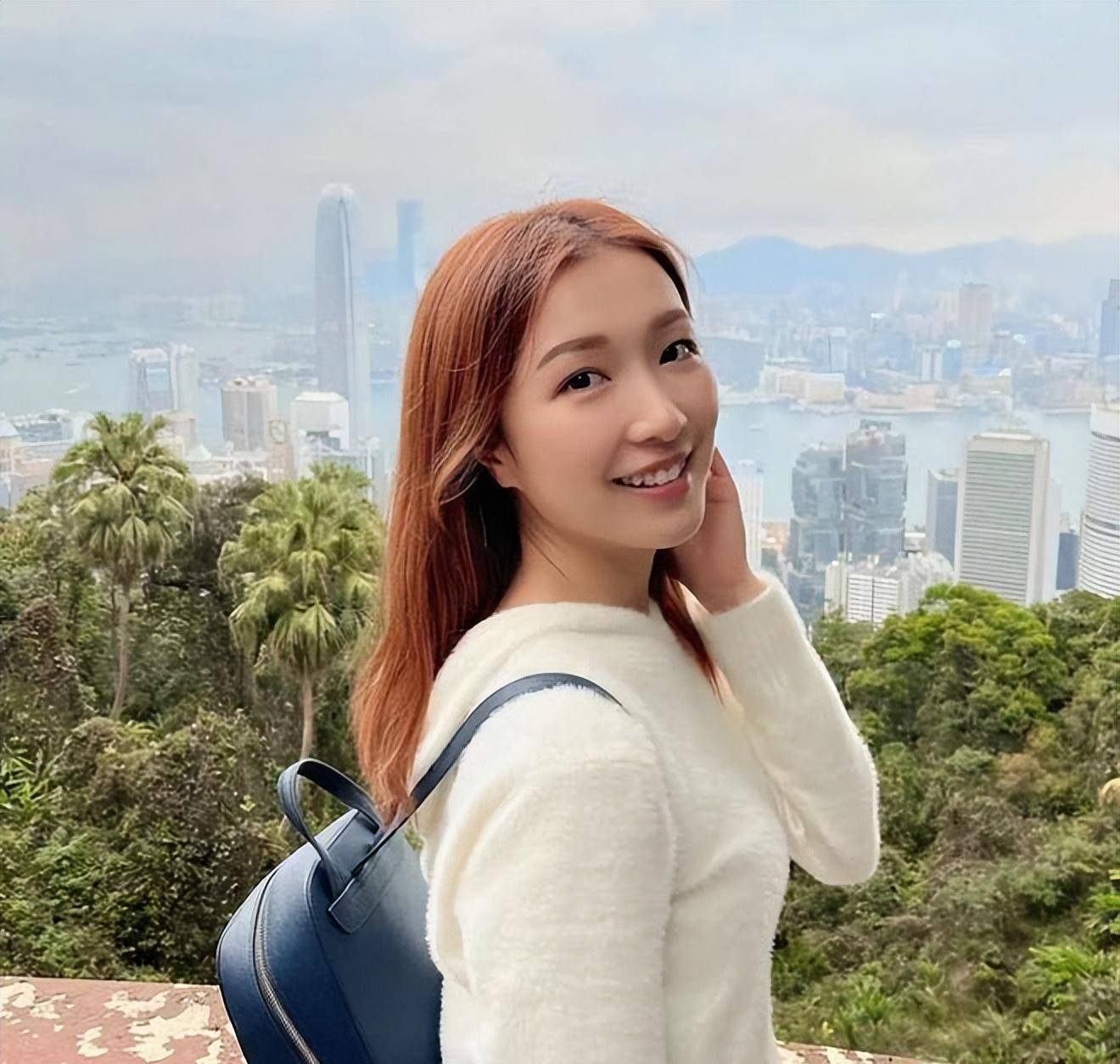 郭嘉文假期外出游玩,晒玫瑰花满满情话!