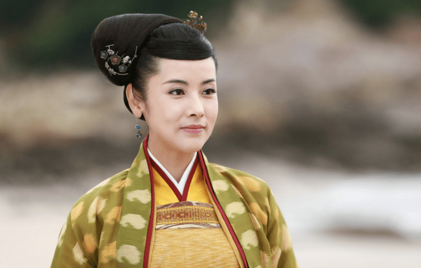 杨明娜:与非运动员田亮分手后,独自陪儿子长大,如今怎么样了_演技