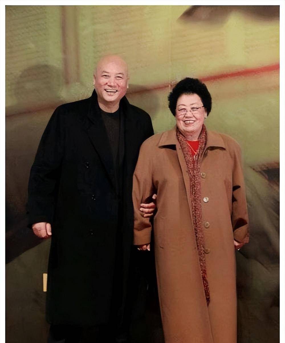 最帅唐僧迟重瑞:娶大11岁离异4孩富婆,地位卑微,没亲生后代_陈丽华