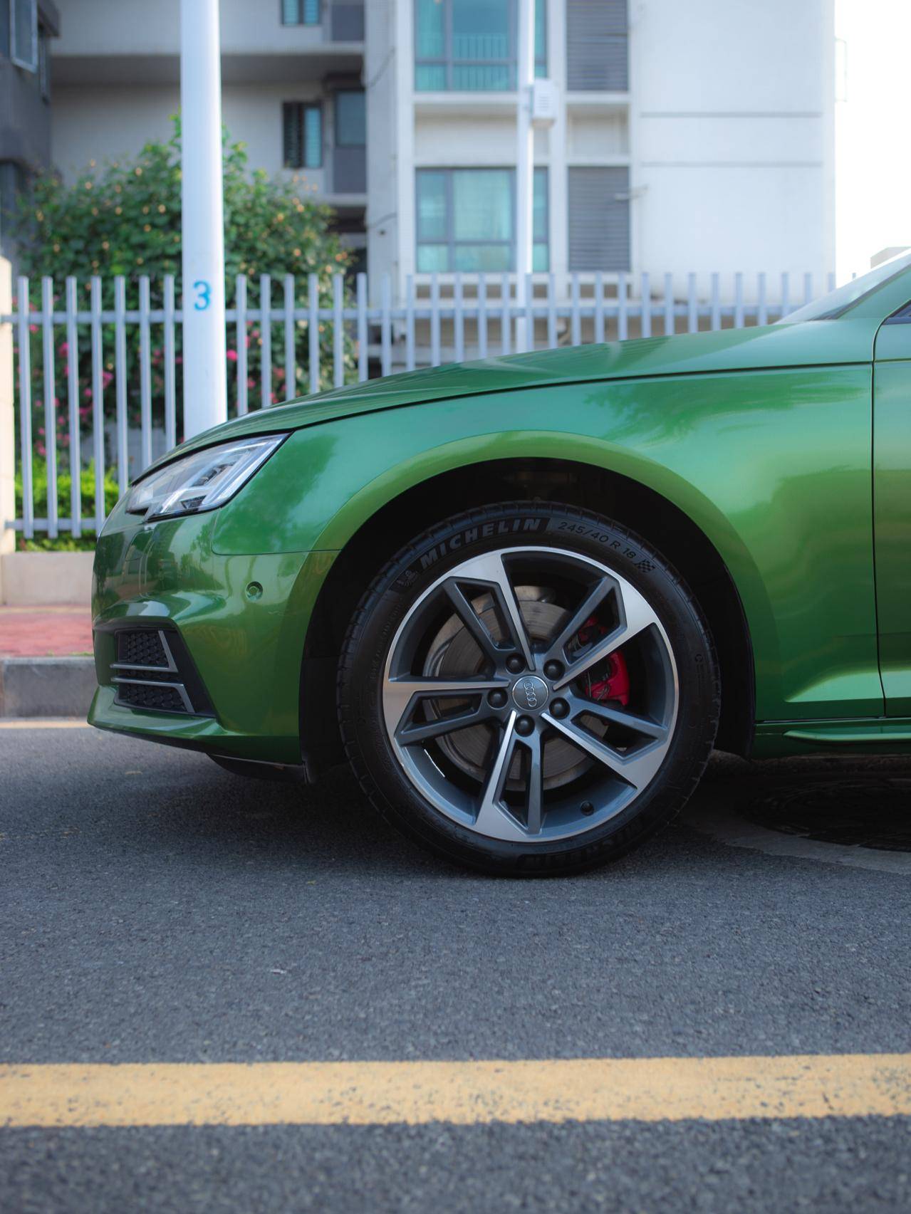 奥迪a4-icr改变者改色膜曼巴绿,色调清新且充满生机_搜狐汽车_搜狐网