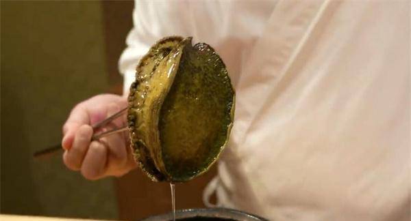 鲍鱼尾部是黄还是有毒的便便?