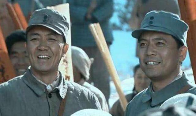 政委和司令哪一个权力更大？