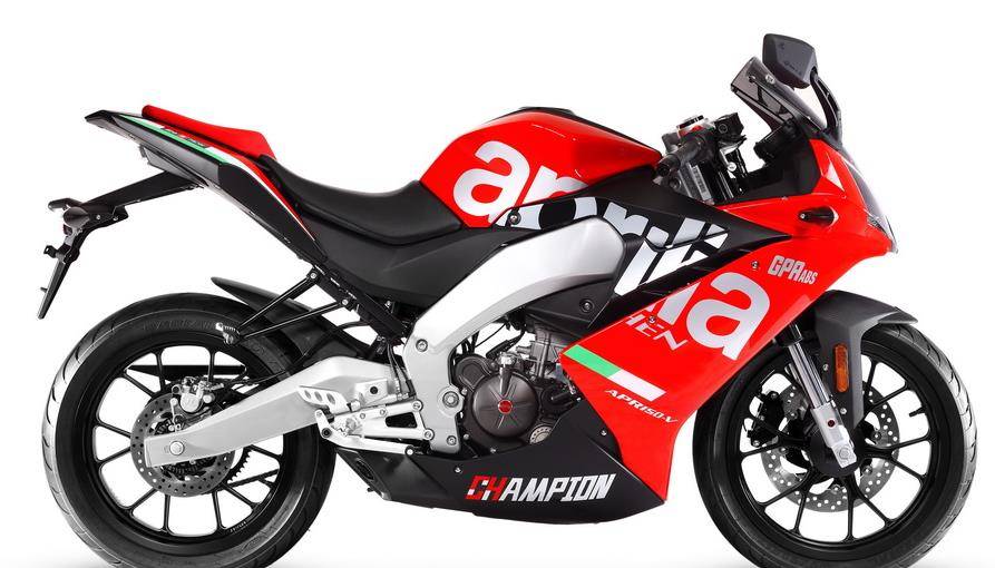 阿普利亚150级街跑,水冷四冲程 电喷,国四排放续航400km2.