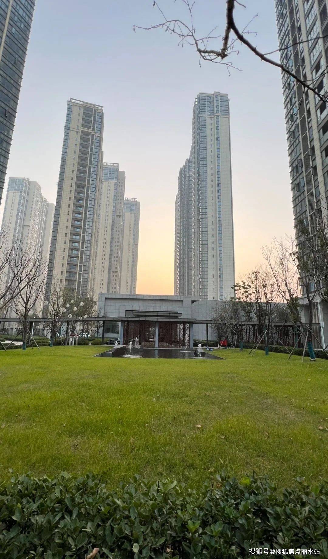 武汉【御江壹品青山樽】丨售楼处24小时电话丨售楼处地址丨最新价格