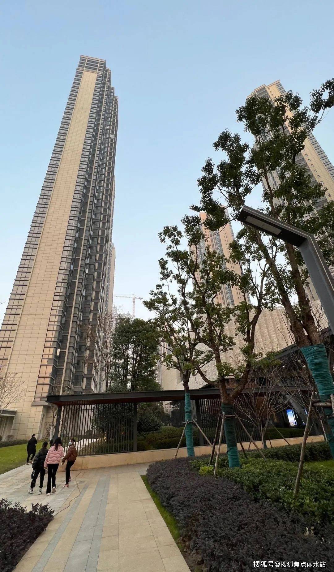 武汉【御江壹品青山樽】丨售楼处24小时电话丨售楼处地址丨最新价格