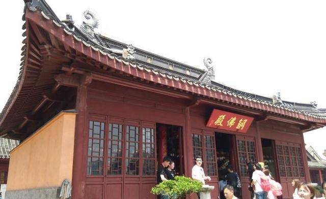 鸡鸣寺游客爆满设反悔门引导离寺，现代的回头是岸（许愿灵验了怎么还原）