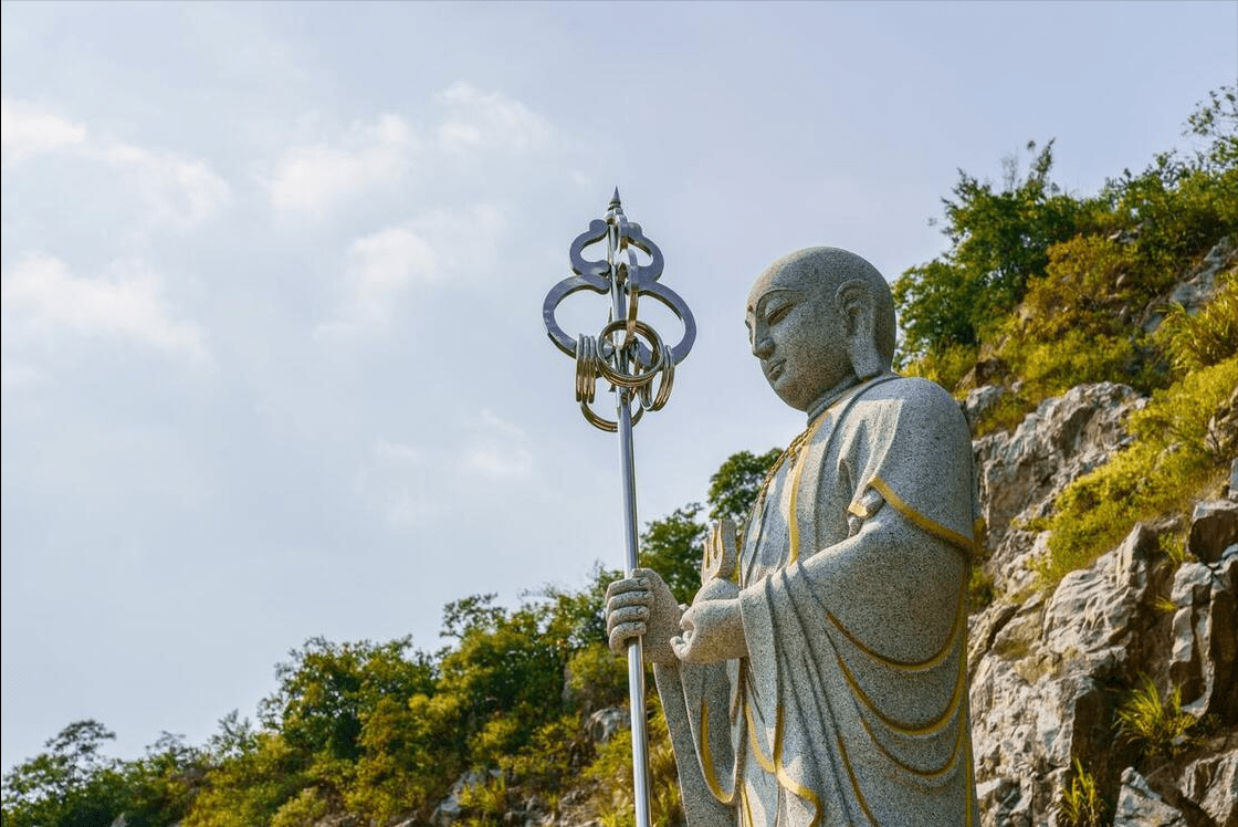 地藏菩萨:我不入地狱,谁入地狱,有着大牺牲精神的菩萨_九华山_中国