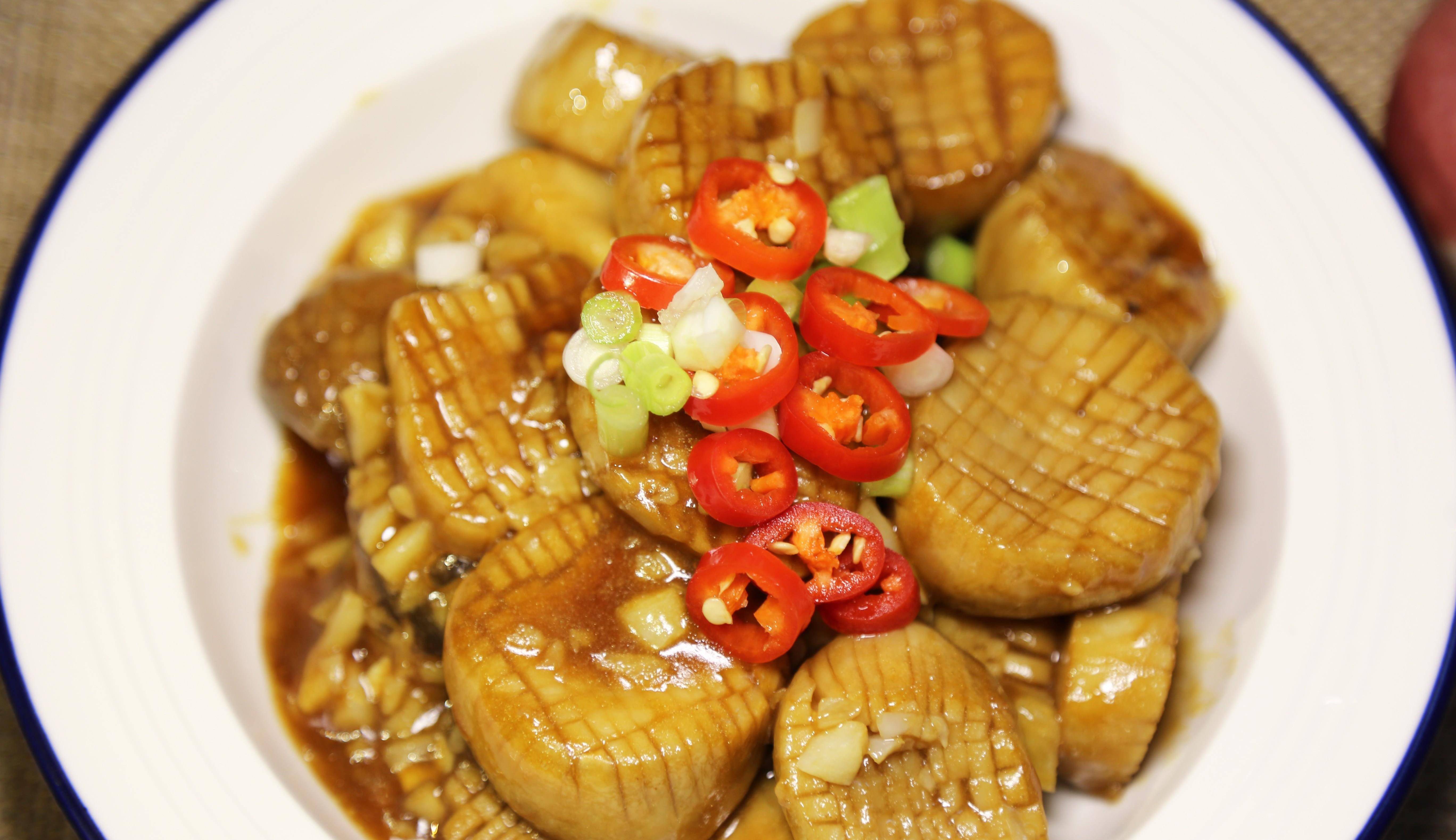 巧用杏鲍菇做出"素鲍鱼,鲍香十足,1分钟学会,10分钟端上桌_食用_口感