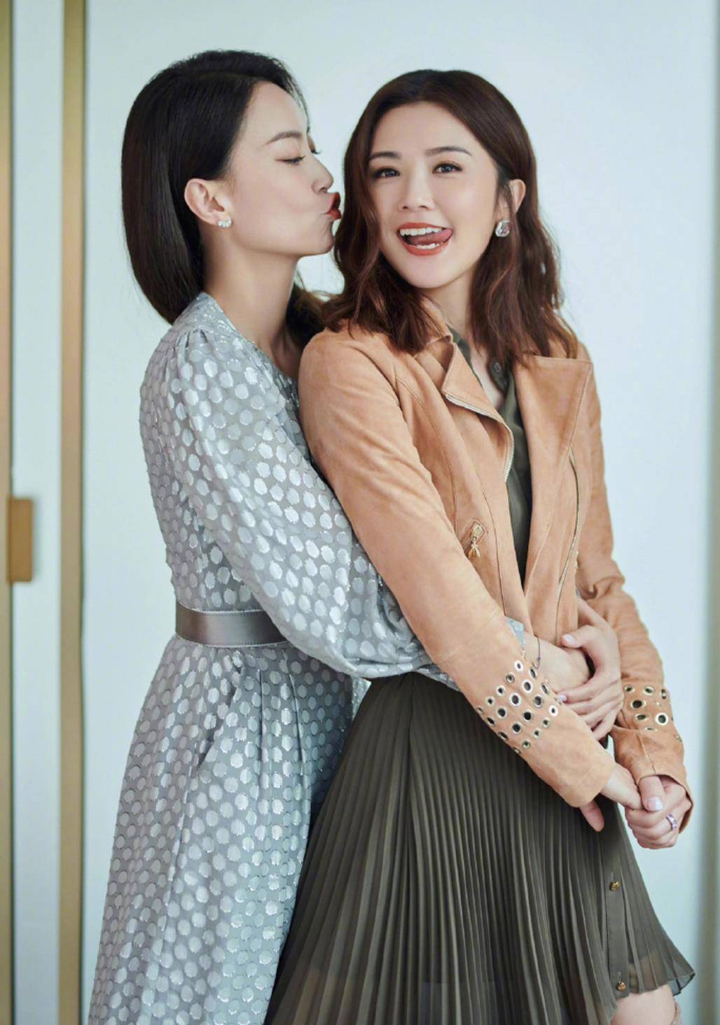 twins推国外制蓝胶碟全球限量秒售罄炒近4倍高价_twins_明爱_歌迷