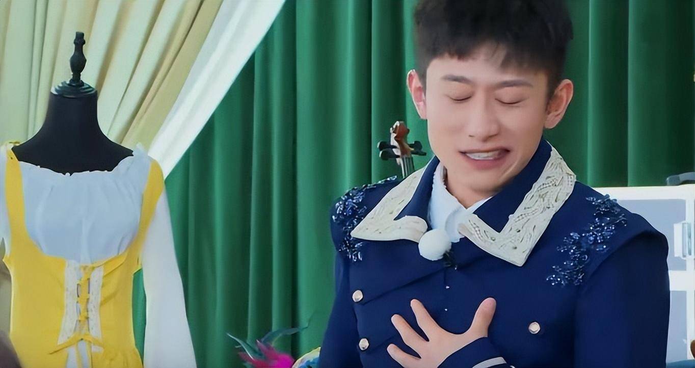 在本期节目中,跑男成员们面对着各种可怕的场景和鬼脸,让他们直呼"好