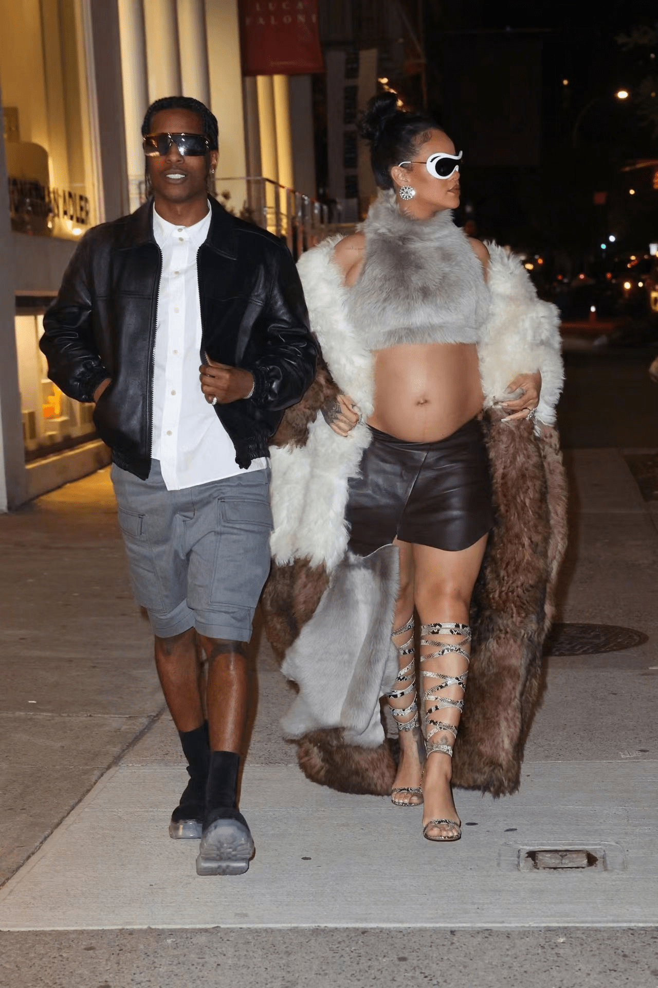 蕾哈娜炫富不分季节!