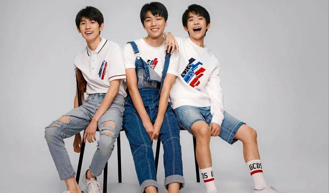 大儿子百亿影帝,小儿子破世界纪录,易烊千玺妈妈究竟有多厉害?