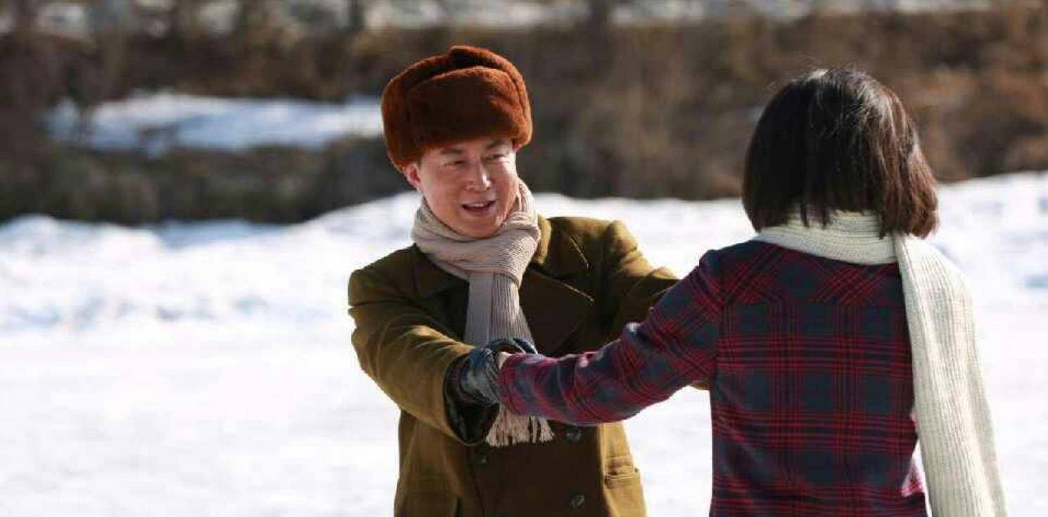 04-2005年,于洋在新疆拍摄了电视剧《西圣地》.