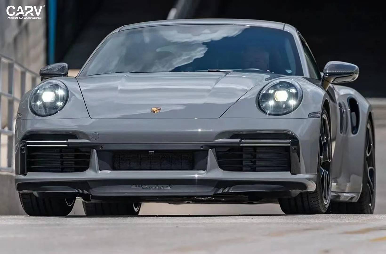 卡孚改色膜新品白金保时捷极地灰,时而灰色,时而泛蓝,时而泛紫