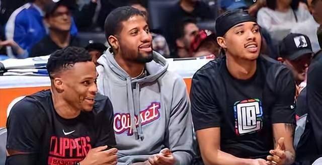 为什么保罗-乔治没有在季后赛对阵太阳队的比赛中复出_快船队_球员_1