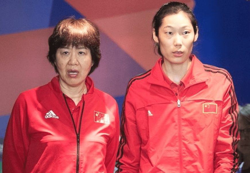 郎平复出执教,朱婷姚笛2人拒绝回归,蔡斌带飞3人,张常宁已除名_郎平据