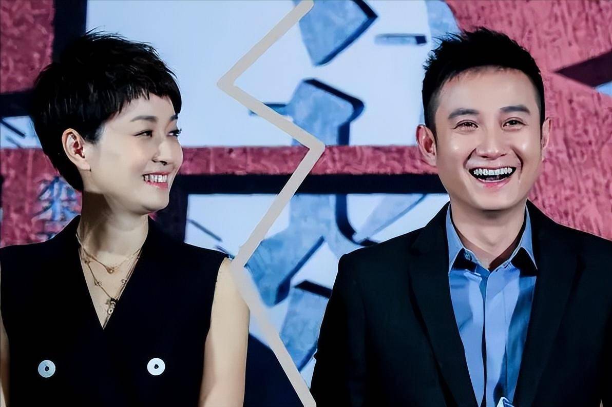 唐嫣回中戏参加同学聚会,小哥c位抢镜,眼神木讷人群中状态最糟_时候